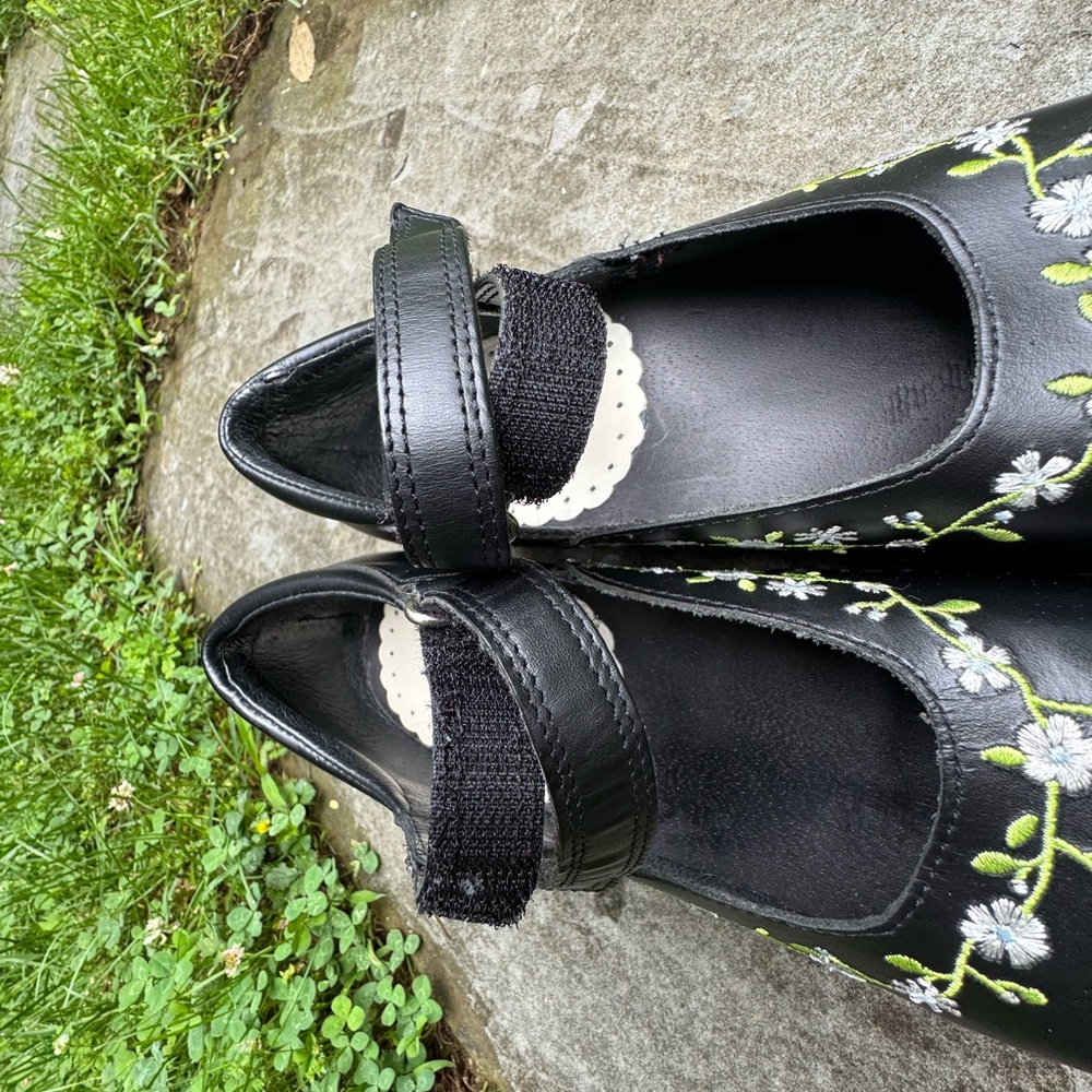 Hanna Andersson Black Leather Floral design Clogs Women’s Size 38 - Picture 7 of 12